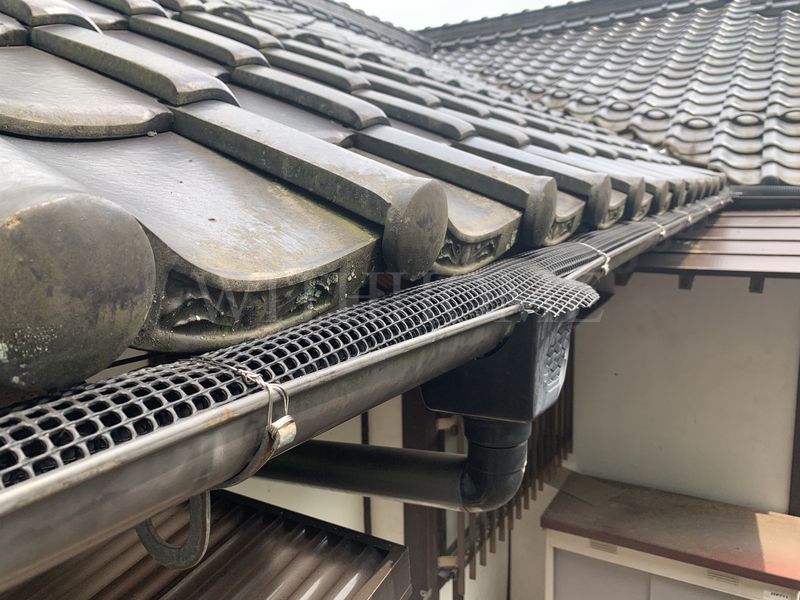 落ち葉よけネット　落ち葉樋詰まり　樋掃除　広島の屋根瓦のお店ウィズホーム