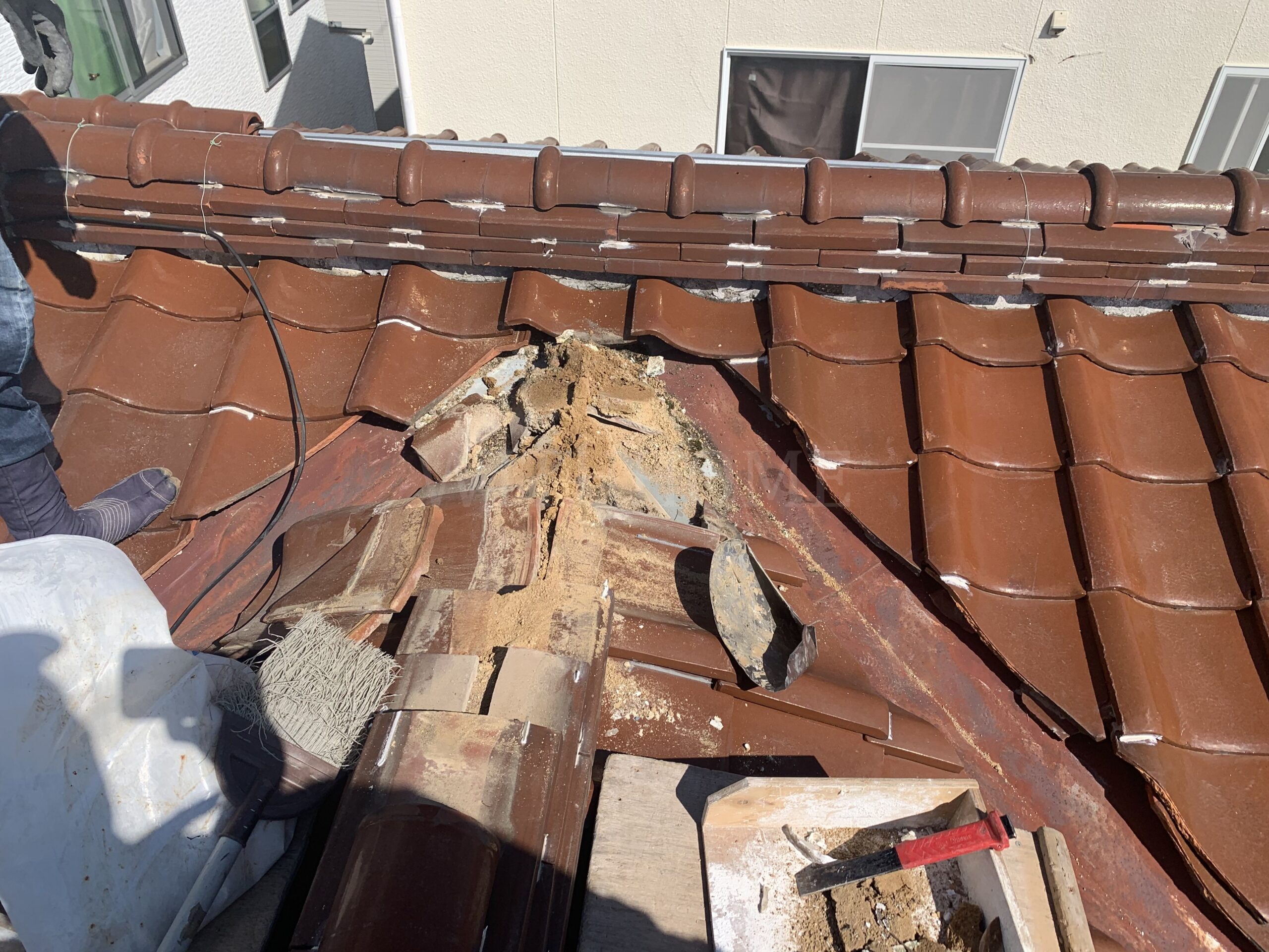 広島の屋根・瓦のお店 ウィズホーム　屋根工事 瓦屋根 屋根修理卯　板金修理　屋根谷修理