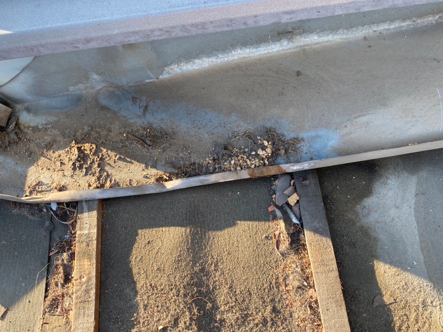 広島の屋根・瓦のお店 ウィズホーム　屋根工事 瓦屋根 屋根修理卯 板金取り替え 板金工事