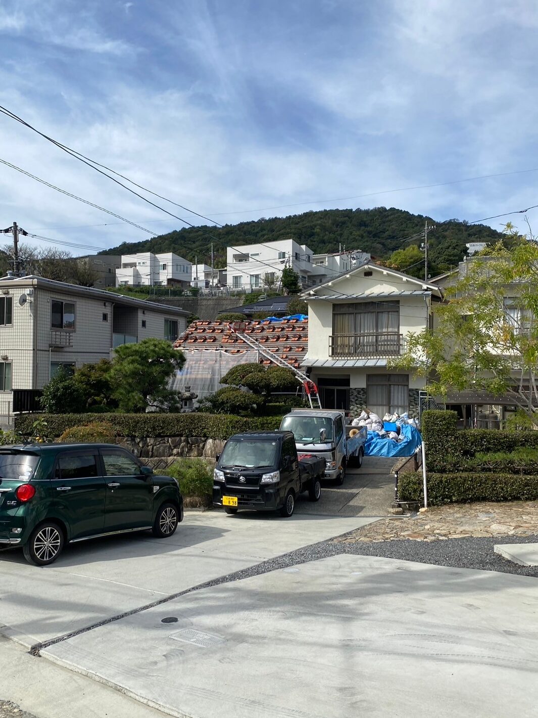 広島　広島の屋根・瓦のお店 ウィズホーム　屋根工事 瓦屋根 屋根修理　板金屋根　カバー工法　金属屋根　　屋根足場　雨漏り修理　雨漏り原因　瓦　瓦屋根　葺き替え工事　和型瓦