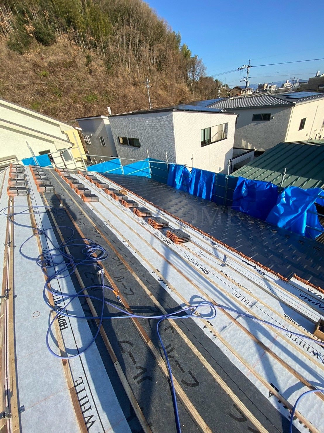 広島 広島の屋根・瓦のお店 ウィズホーム 屋根工事 瓦屋根 屋根修理 板金屋根 カバー工法 金属屋根 屋根足場 雨漏り修理 雨漏り原因 瓦 瓦屋根 新築工事 洋風瓦