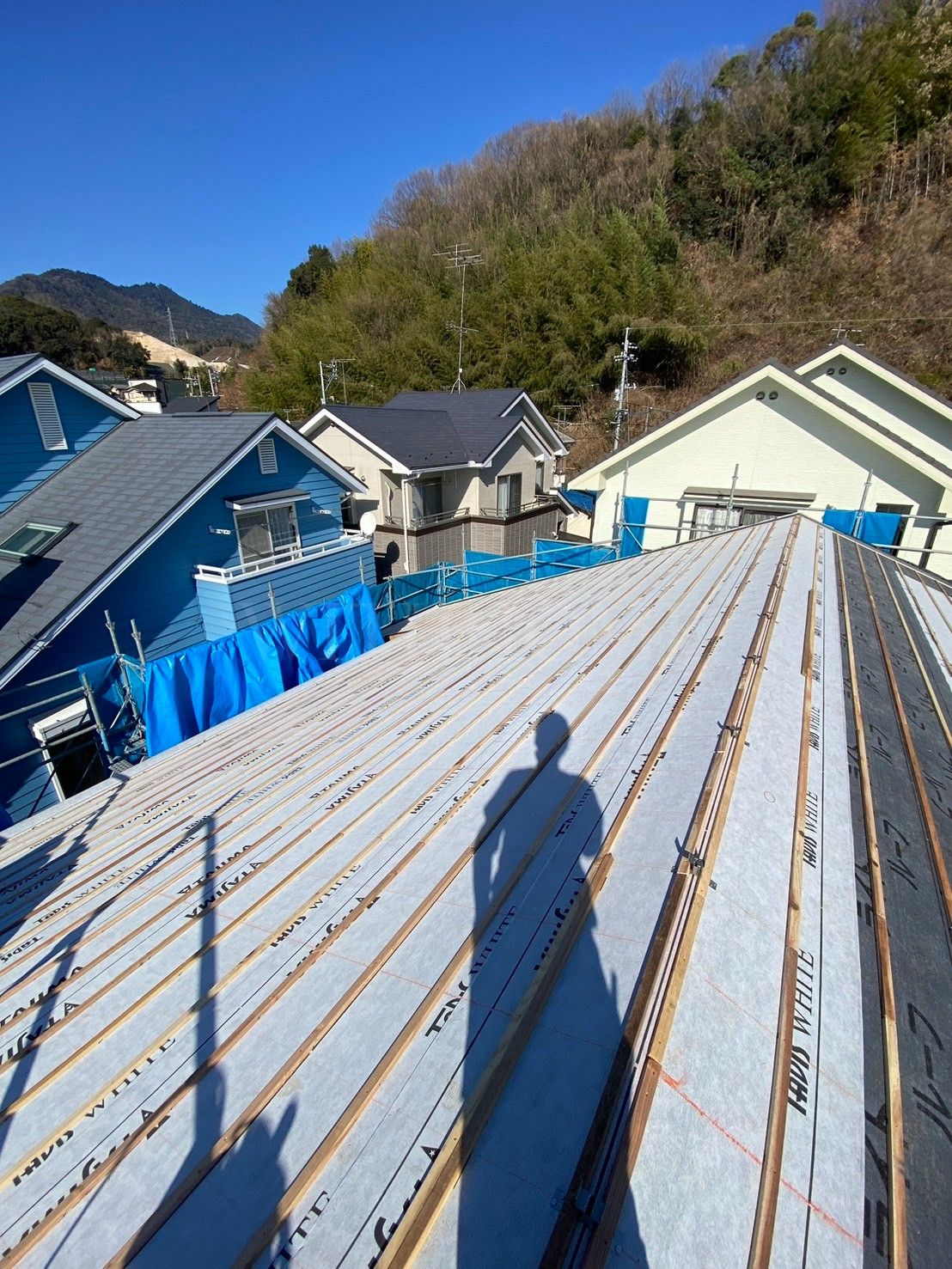 広島 広島の屋根・瓦のお店 ウィズホーム 屋根工事 瓦屋根 屋根修理 板金屋根 カバー工法 金属屋根 屋根足場 雨漏り修理 雨漏り原因 瓦 瓦屋根 新築工事 洋風瓦