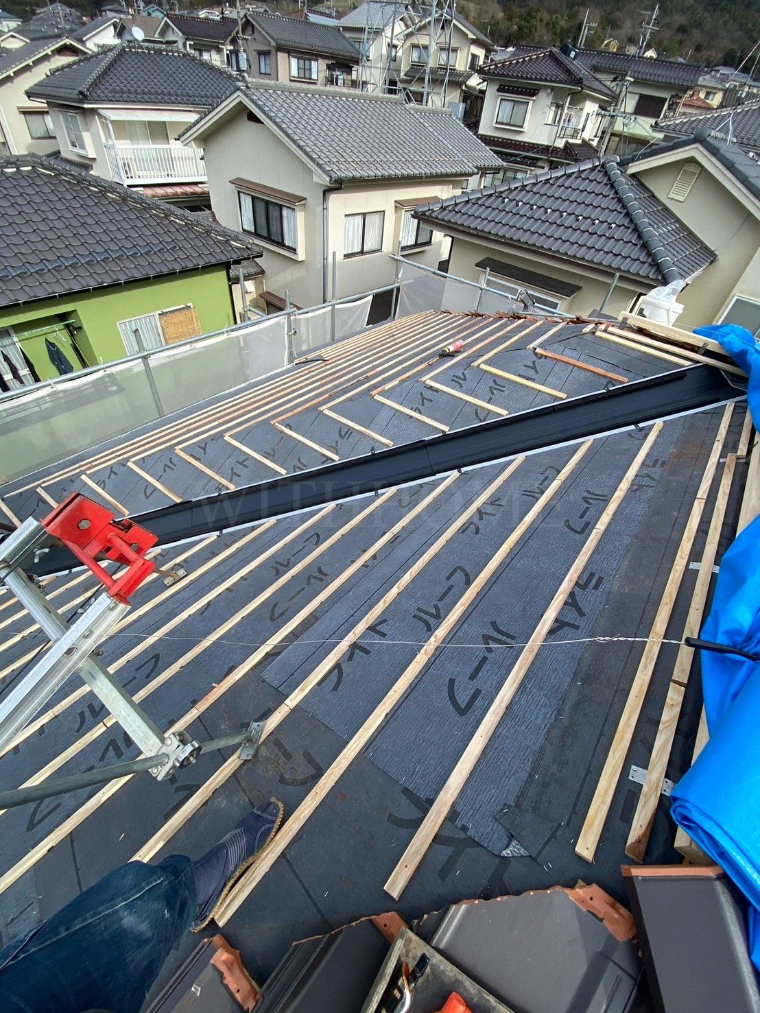 広島 広島の屋根・瓦のお店 ウィズホーム 屋根工事 瓦屋根 屋根修理 板金屋根 カバー工法 金属屋根 屋根足場 雨漏り修理 雨漏り原因 瓦 瓦屋根 洋風瓦 谷板金