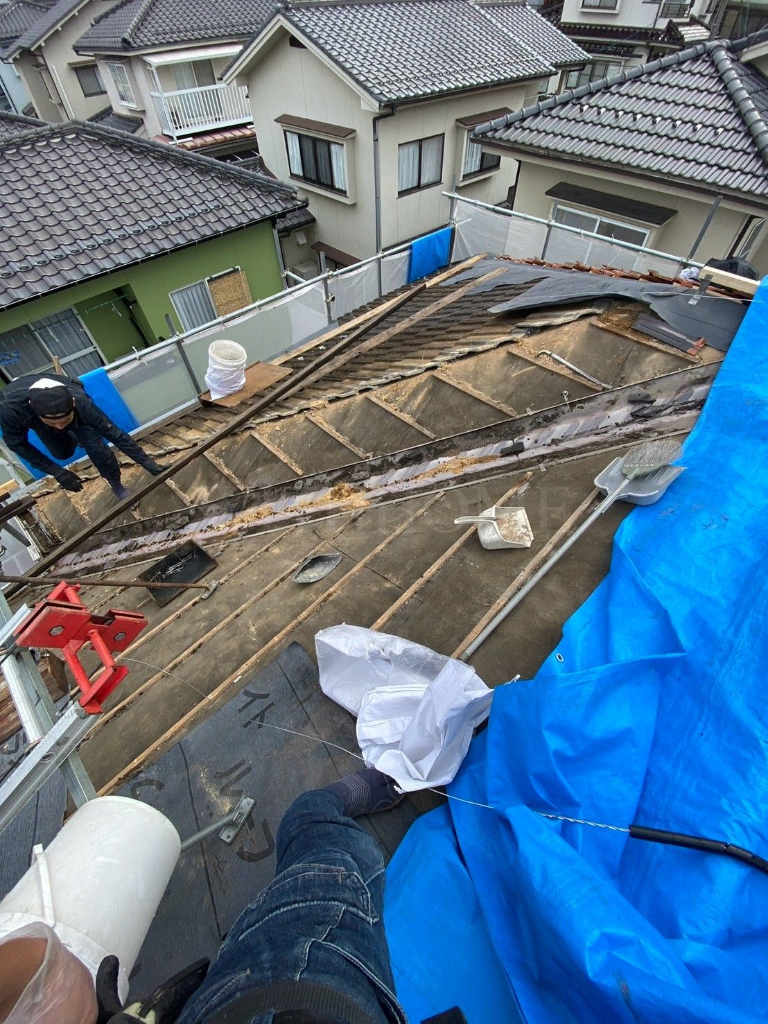 広島 広島の屋根・瓦のお店 ウィズホーム 屋根工事 瓦屋根 屋根修理 板金屋根 カバー工法 金属屋根 屋根足場 雨漏り修理 雨漏り原因 瓦 瓦屋根 洋風瓦 谷板金
