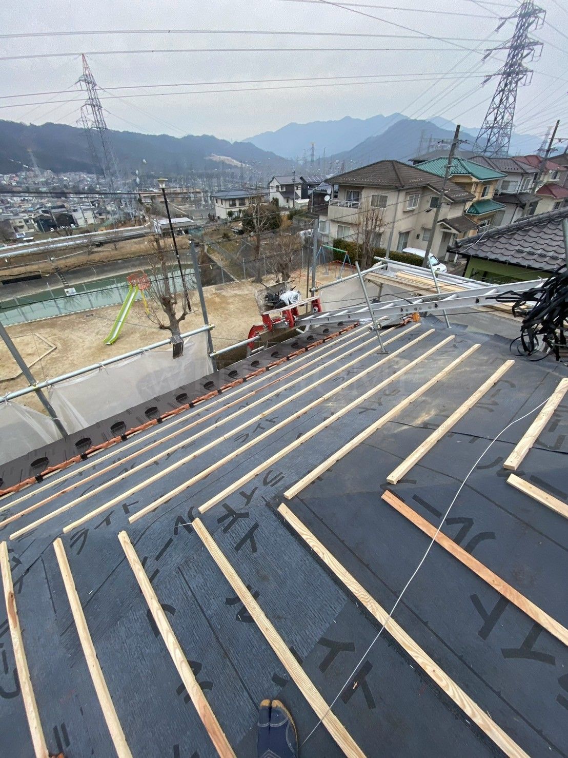 広島 広島の屋根・瓦のお店 ウィズホーム 屋根工事 瓦屋根 屋根修理 板金屋根 カバー工法 金属屋根 屋根足場 雨漏り修理 雨漏り原因 瓦 瓦屋根 洋風瓦