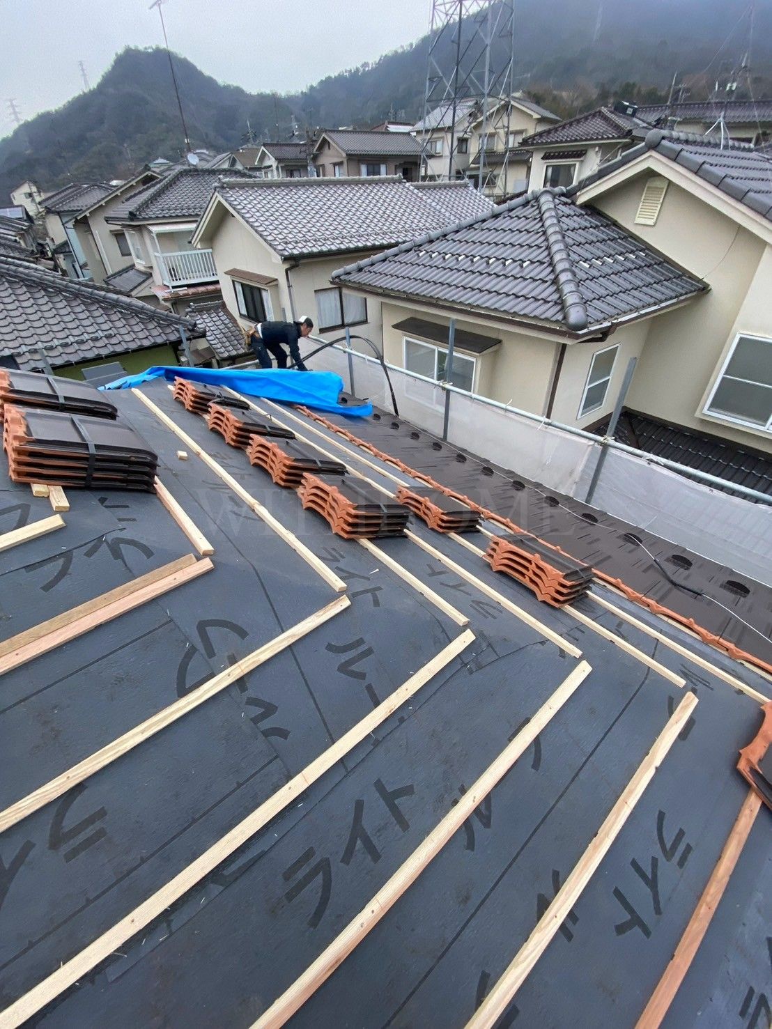 広島 広島の屋根・瓦のお店 ウィズホーム 屋根工事 瓦屋根 屋根修理 板金屋根 カバー工法 金属屋根 屋根足場 雨漏り修理 雨漏り原因 瓦 瓦屋根 洋風瓦