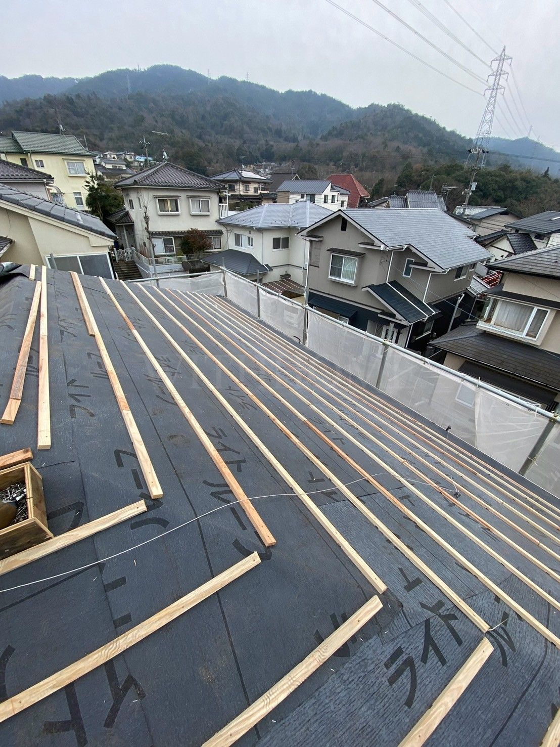 広島 広島の屋根・瓦のお店 ウィズホーム 屋根工事 瓦屋根 屋根修理 板金屋根 カバー工法 金属屋根 屋根足場 雨漏り修理 雨漏り原因 瓦 瓦屋根 洋風瓦