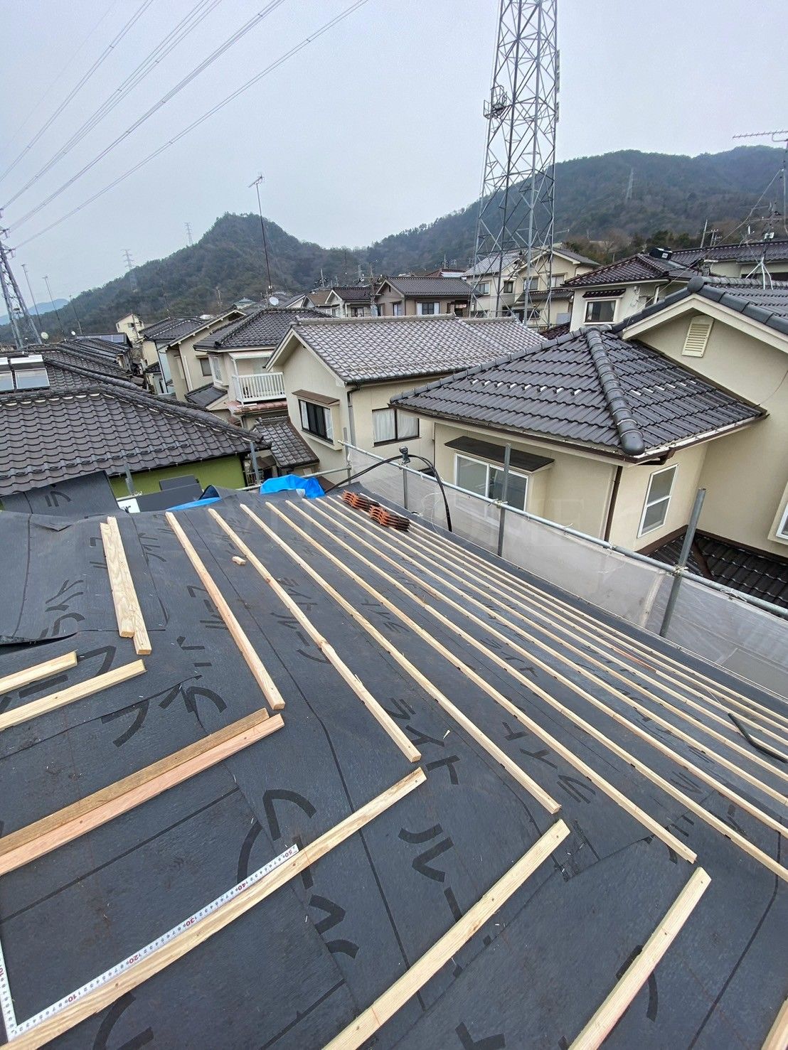 広島 広島の屋根・瓦のお店 ウィズホーム 屋根工事 瓦屋根 屋根修理 板金屋根 カバー工法 金属屋根 屋根足場 雨漏り修理 雨漏り原因 瓦 瓦屋根 洋風瓦
