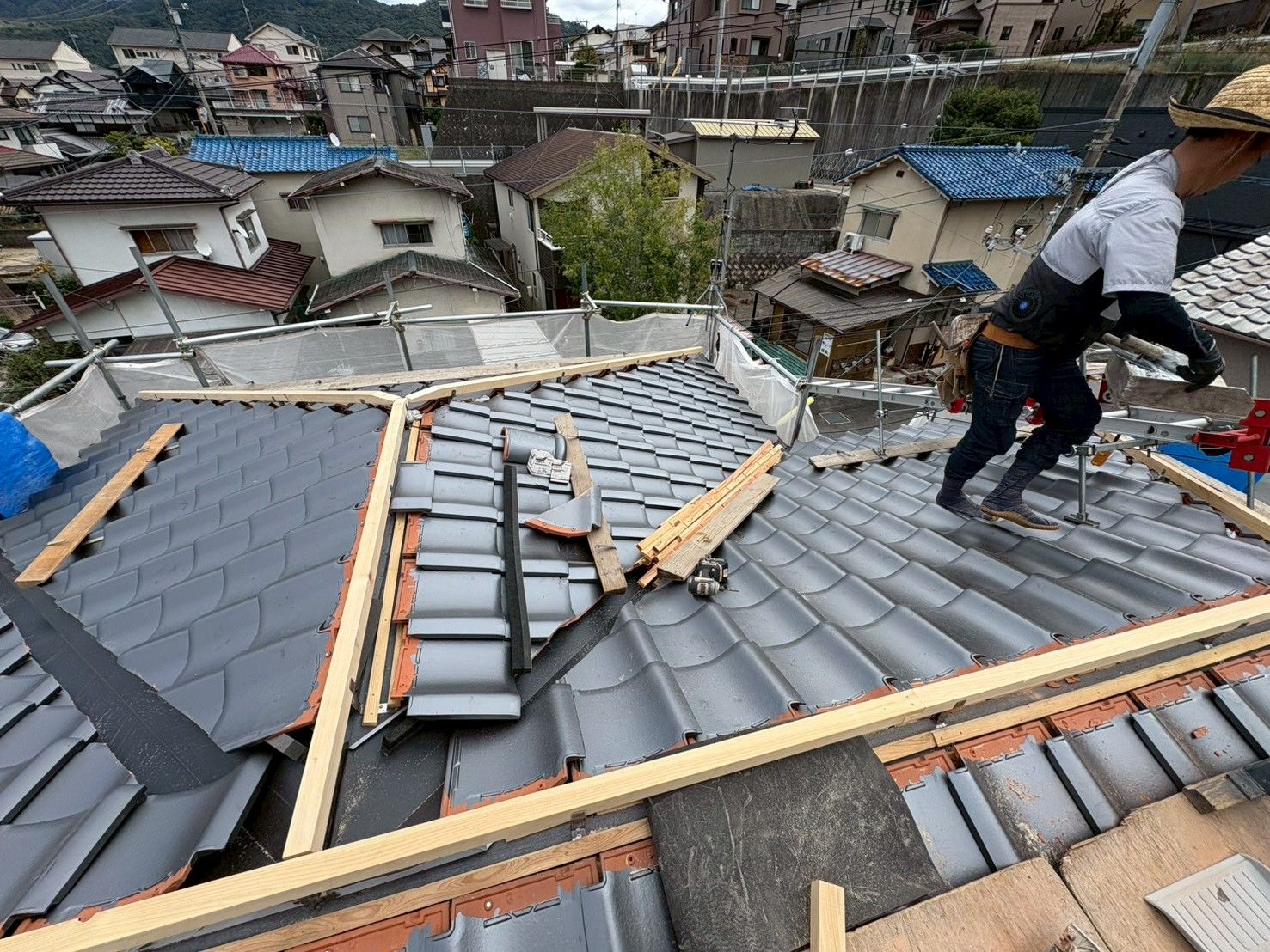 広島　広島の屋根・瓦のお店 ウィズホーム　屋根工事 瓦屋根 屋根修理　板金屋根　カバー工法　金属屋根　軒天　軒天貼替　軒天べニヤ
