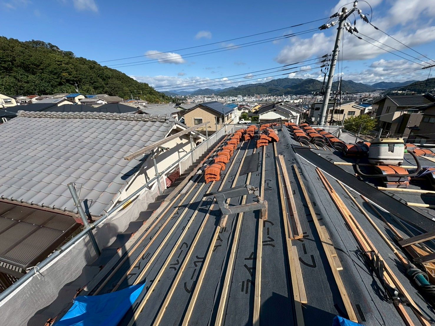 広島　広島の屋根・瓦のお店 ウィズホーム　屋根工事 瓦屋根 屋根修理　板金屋根　カバー工法　金属屋根　軒天　軒天貼替　軒天べニヤ