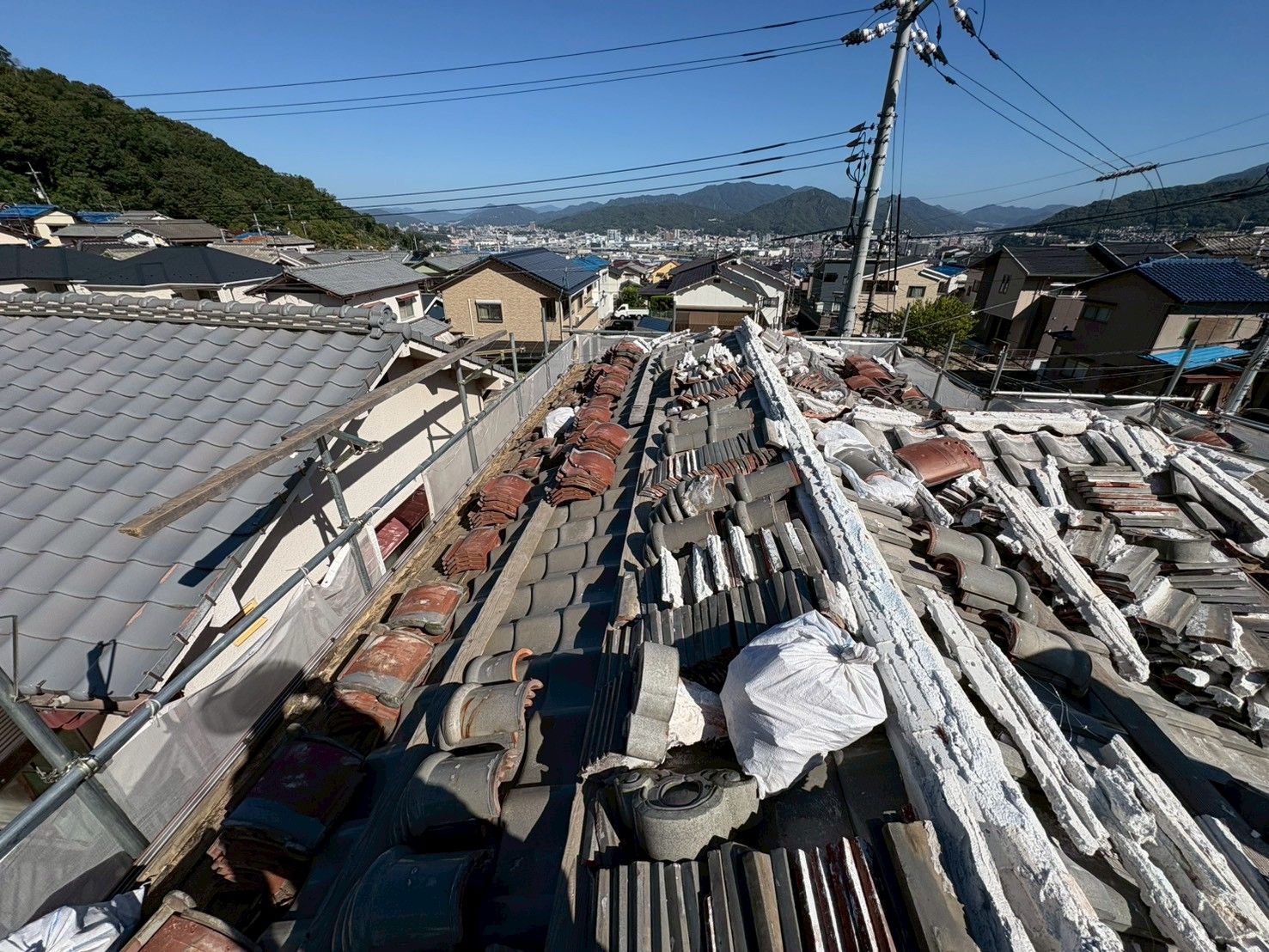 広島　広島の屋根・瓦のお店 ウィズホーム　屋根工事 瓦屋根 屋根修理　板金屋根　カバー工法　金属屋根　軒天　軒天貼替　軒天べニヤ