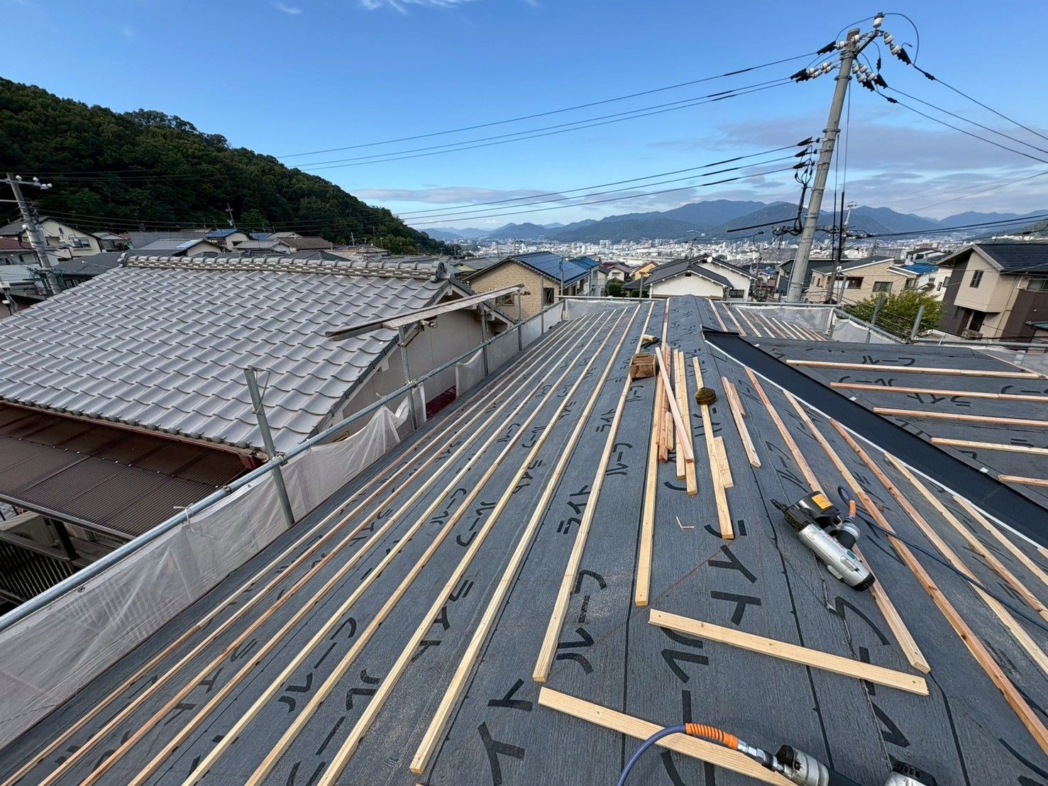 広島　広島の屋根・瓦のお店 ウィズホーム　屋根工事 瓦屋根 屋根修理　板金屋根　カバー工法　金属屋根　軒天　軒天貼替　軒天べニヤ