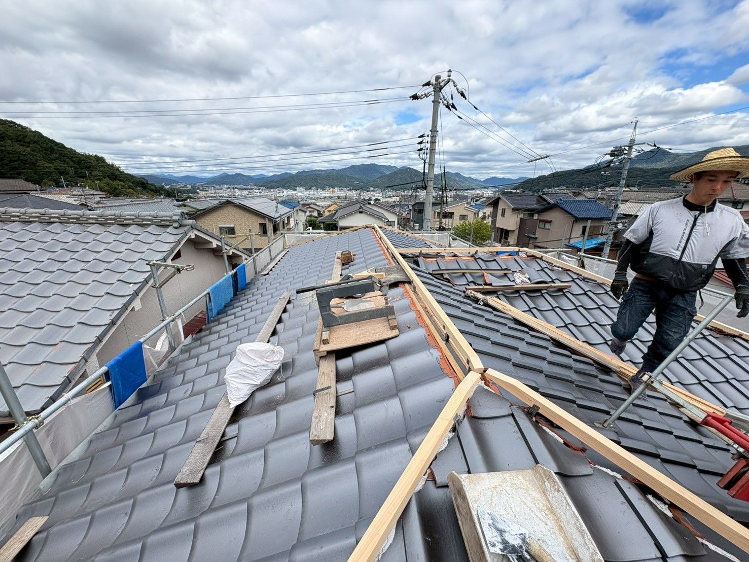 広島　広島の屋根・瓦のお店 ウィズホーム　屋根工事 瓦屋根 屋根修理　板金屋根　カバー工法　金属屋根　軒天　軒天貼替　軒天べニヤ