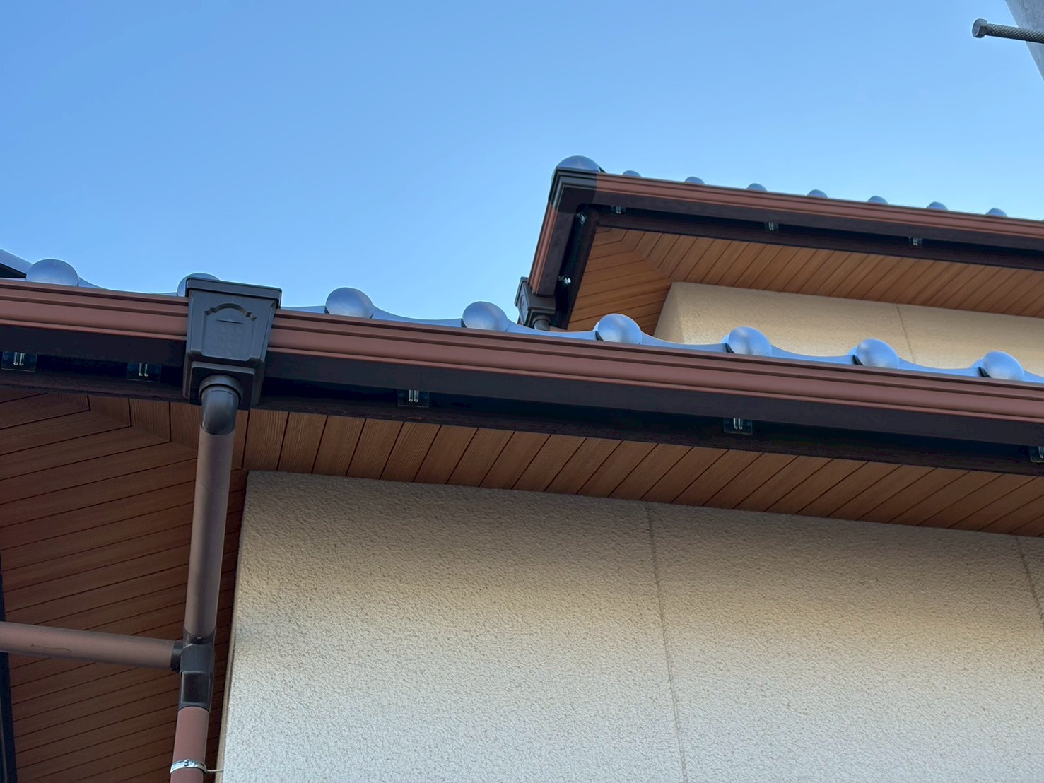 広島　広島の屋根・瓦のお店 ウィズホーム　屋根工事 瓦屋根 屋根修理　板金屋根　カバー工法　金属屋根　軒天　軒天貼替　軒天べニヤ